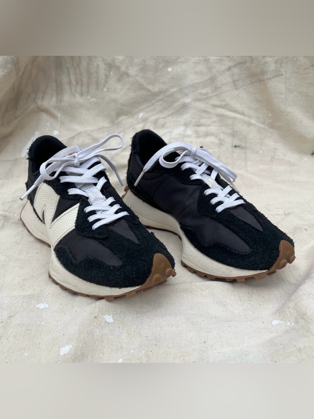 New Balance 327 - Picture 3 of 7